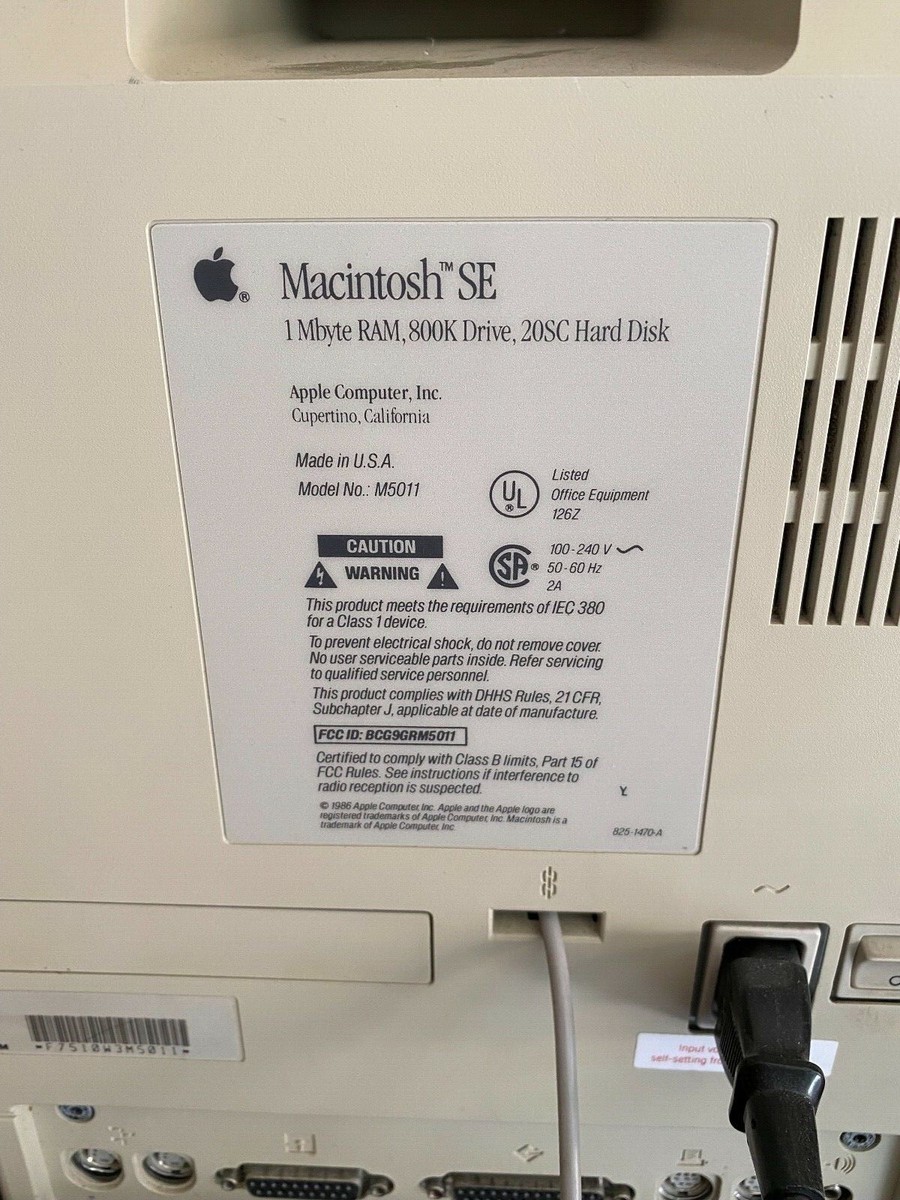 1986 MACINTOSH SE MODEL M5011 COMPUTER W/ MOUSE & KEYBOARD 1986 MACINTOSH SE MODEL M5011 COMPUTER W/ MOUSE & KEYBOARD