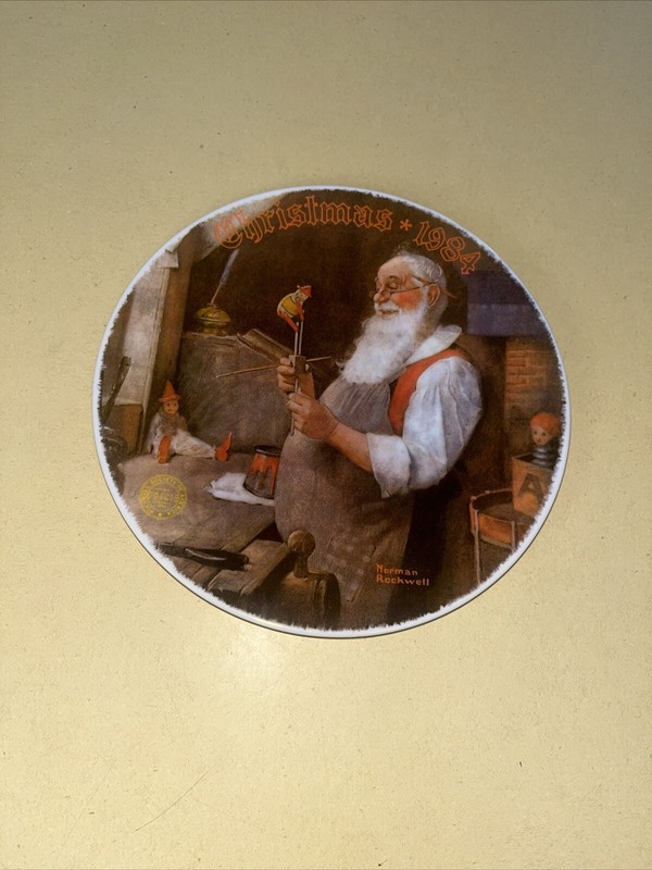 Norman Rockwell Christmas Plate Santa in His Workshop 1984 W/ Hanger-14469E