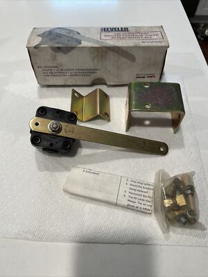 New Paccar HCV-UN1PAC Height Leveling Valve Replaces 90054007 H00450CE