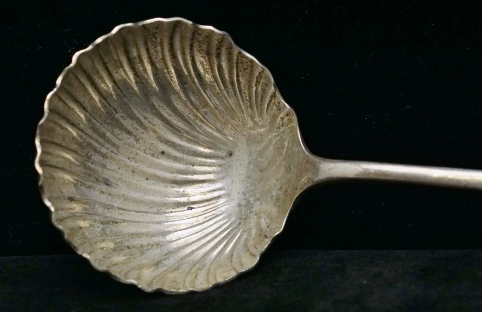 Williamsburg Shell by Kirk Stieff Sterling Gravy Ladle with Shell Bowl 7 3/8" - Image 2 of 4