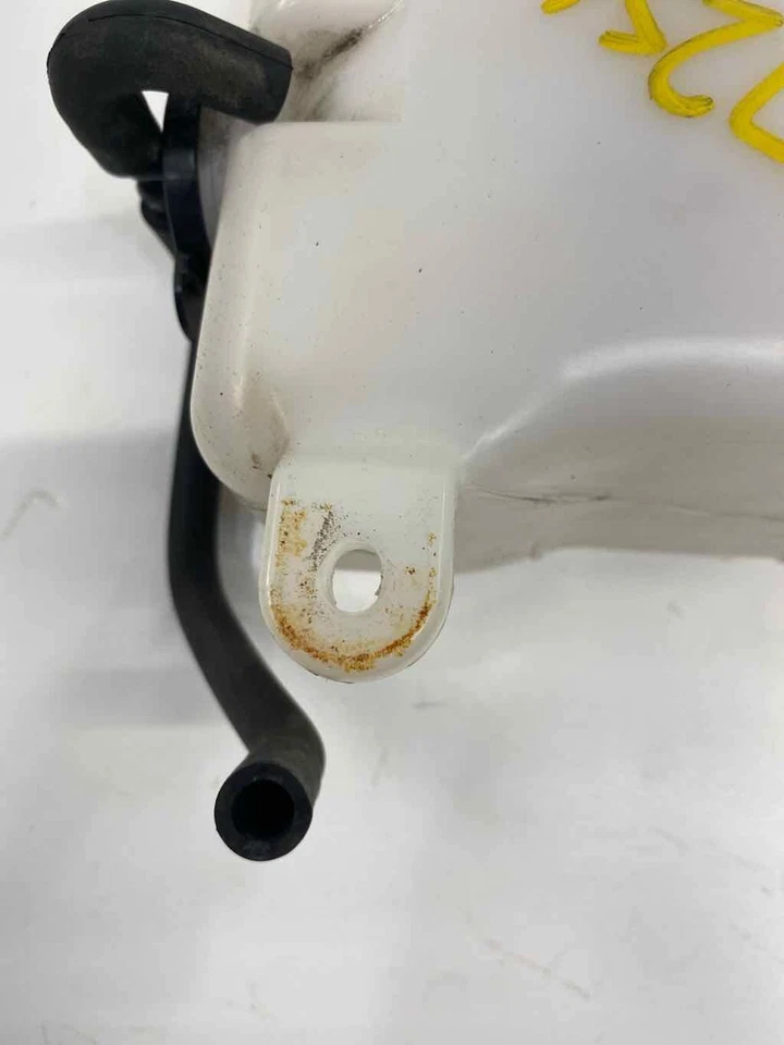 Used Engine Coolant Reservoir fits: 2008 Toyota Fj cruiser  Grade A - Image 4 of 4