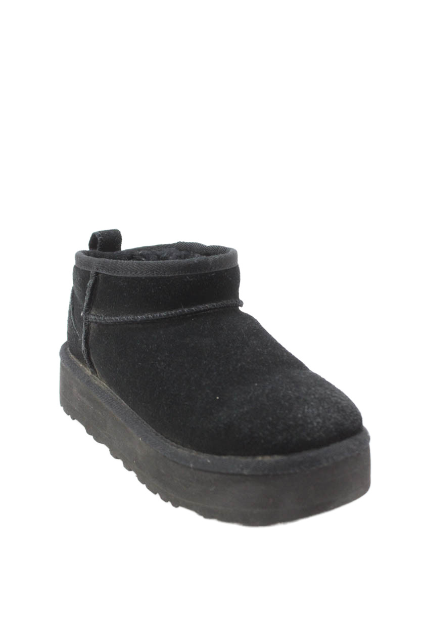 Ugg Girls Suede Shearling Lined Classic Mini Boots Shoes Black Size 2Free Shipping in US $100+ Orders | $6.95 Orders Below