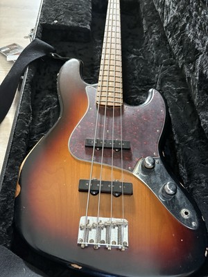 Fender Jazz Bass 60th Anniversary Sunburst NEU