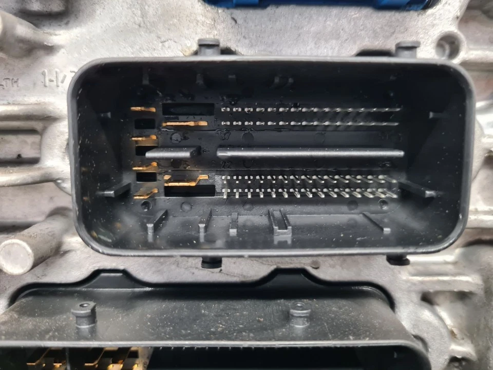 VAUXHALL ASTRA MK7 (K) (3600) 2017 1.6 CDTI ENGINE CONTROL UNIT B16DTU 55501607 - Image 4 of 4