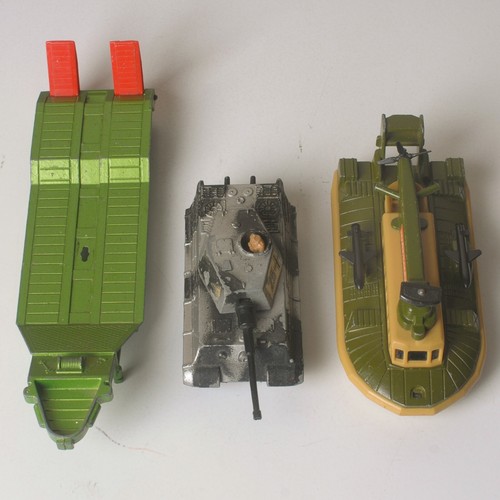 Matchbox Battle Kings, K104 Tiger Tank, K105 Hover-Raider, K106 Tank Transporter - Picture 5 of 21