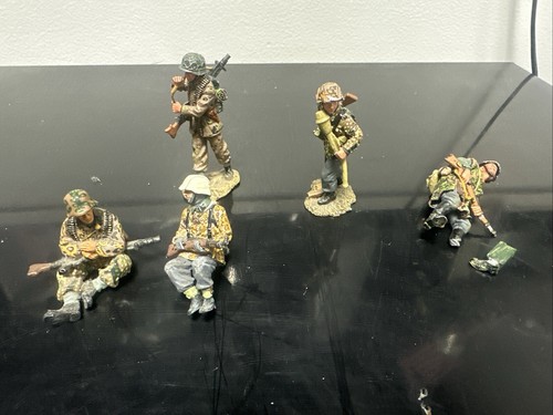 King And Country WWII German Soldiers Lot Of 5 (Need A Little Touching Up)
