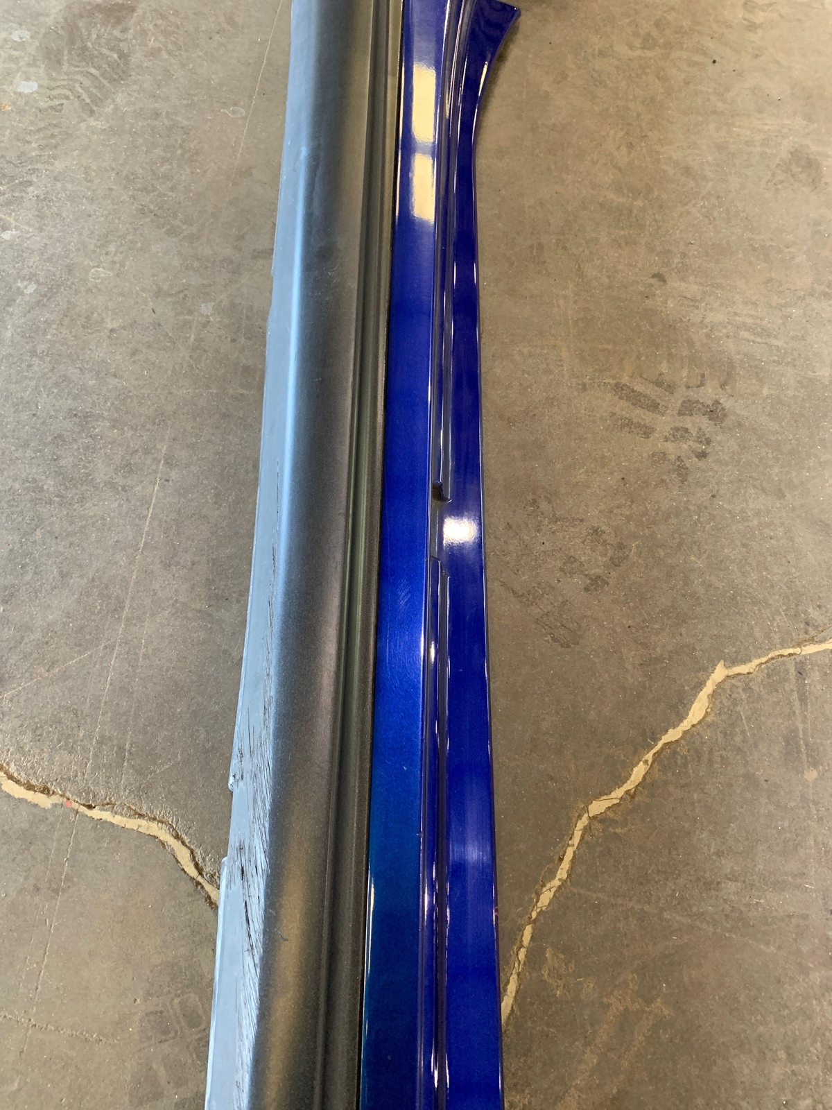 2014 - 2016 MASERATI GHIBLI OEM RIGHT ROCKER MOLDING SIDE SKIRT 670010791
