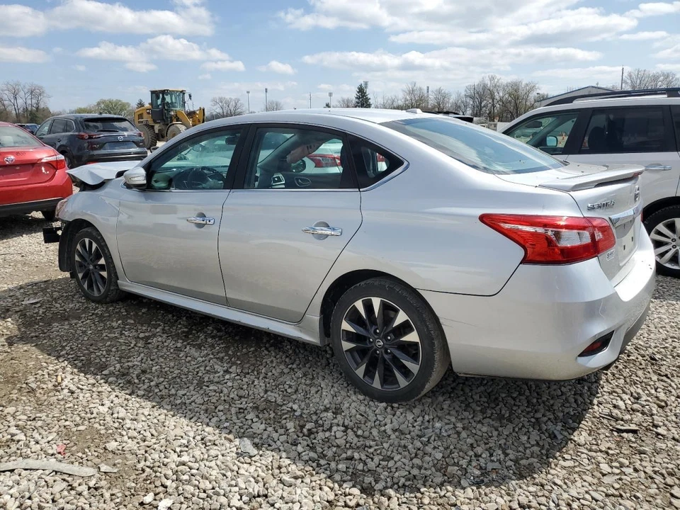 Espejo retrovisor interior delantero central usado se adapta a: Nissan Sentra 2017 centro delantero Foto 2 de 4