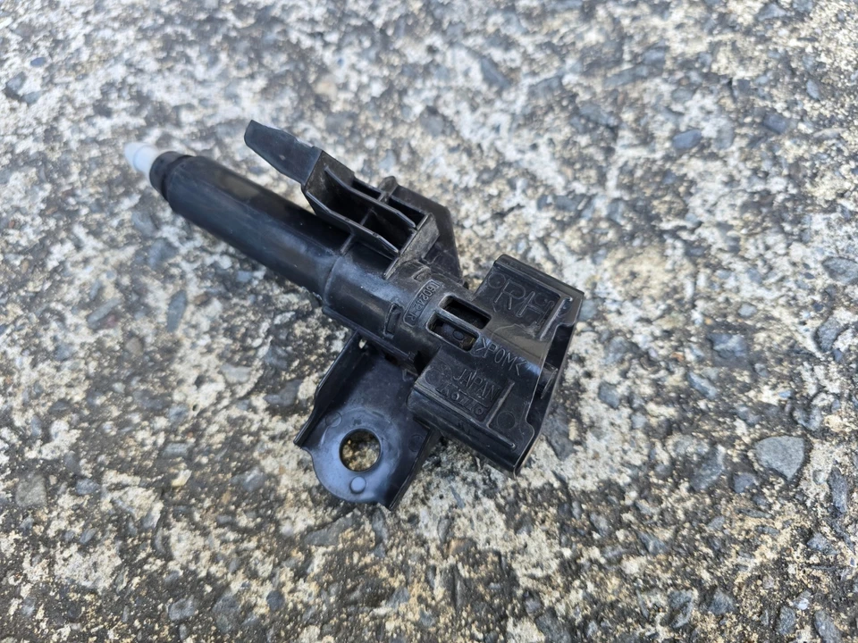 Genuine Subaru Forester 2016 -18 SJ Right Driver Washer Squirter Spray Nozzle RH - image 3 of 4