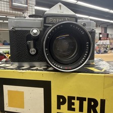 Vintage Petri Flex V 55mm Camera