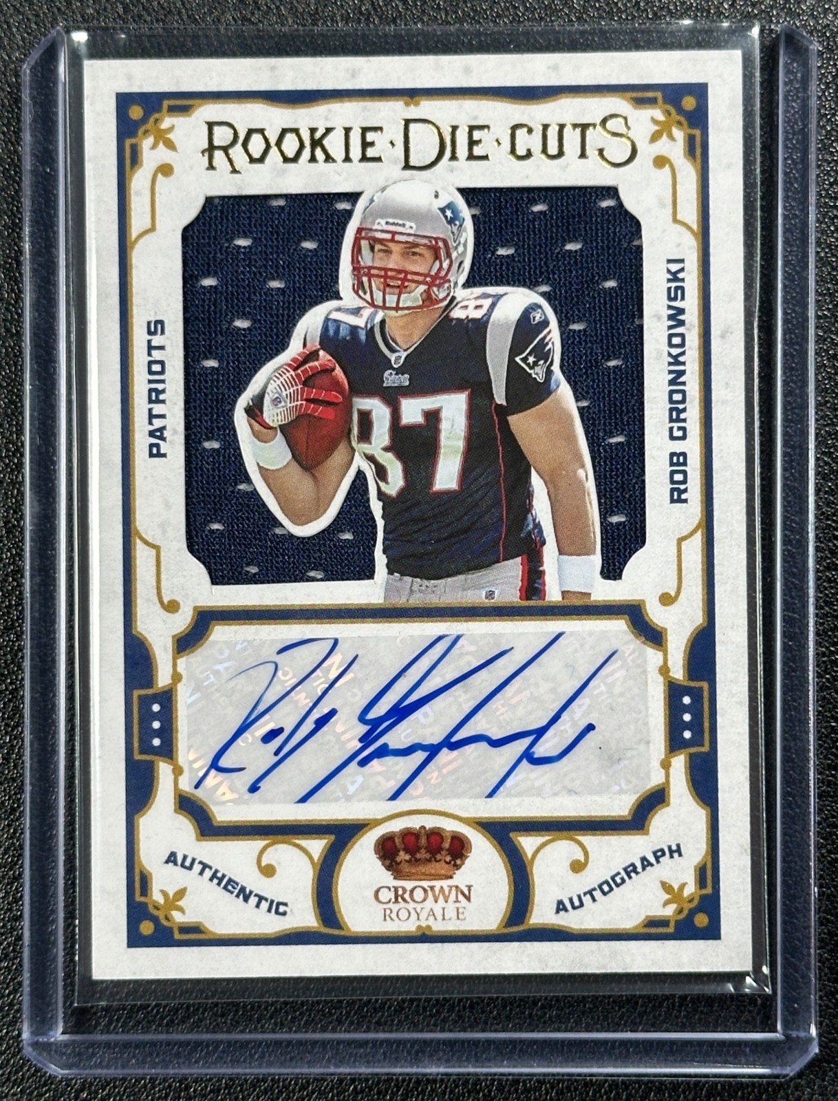 Rob Gronkowski Panini Crown Royale Rookie Die Cut Material Signatures #29 Base