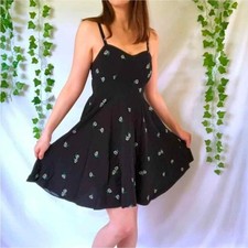 Old Navy Black Daisy Print Fit & Flare Cami Dress Floral Size Small S Cottage