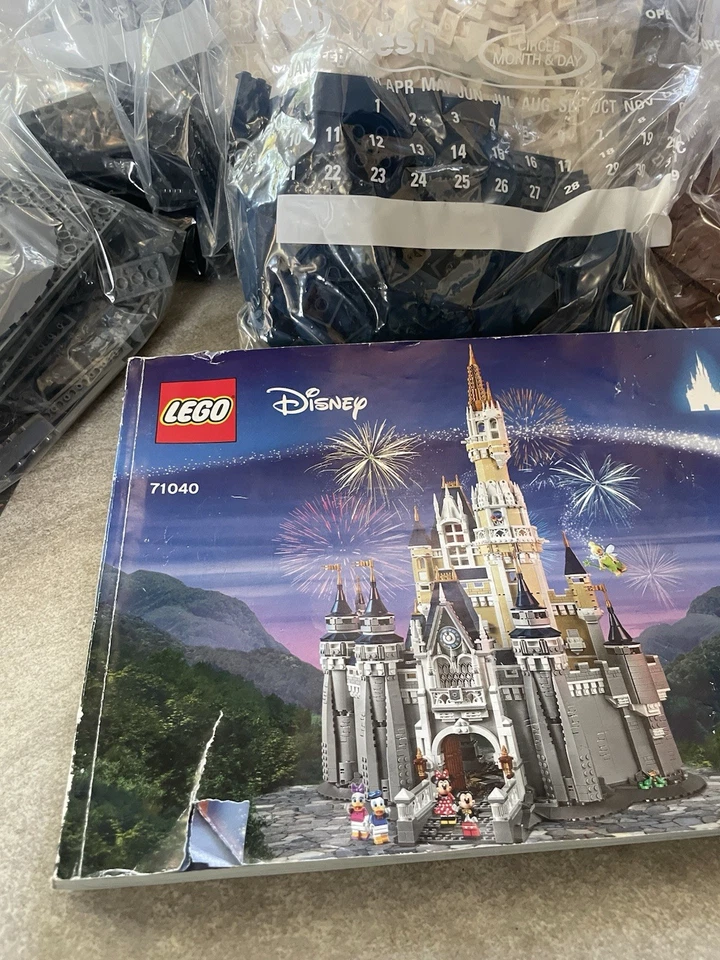 Lego 71040 Cenicienta Disney Castillo Disneyland INCOMPLETO SIN Mini Figuras LEER Foto 3 de 4