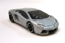 Vintage 2011 Mattel Hot Wheels Lamborghini Aventador LP 7004 Toy 1:64 Silver Car
