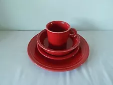 FIESTA WARE 4 PC PLACESETTING  SCARLET