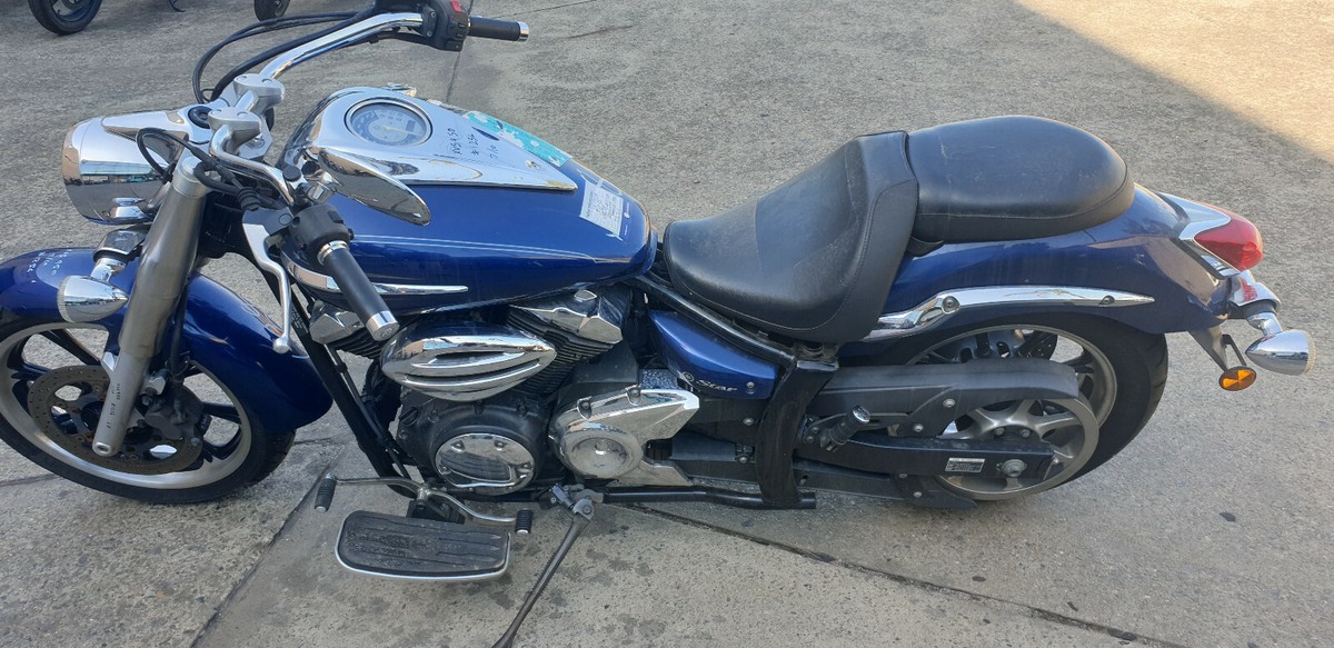 Yamaha XVS950 2010 Model Wrecking MotorCycle for Spare Parts x 8mm Bolt