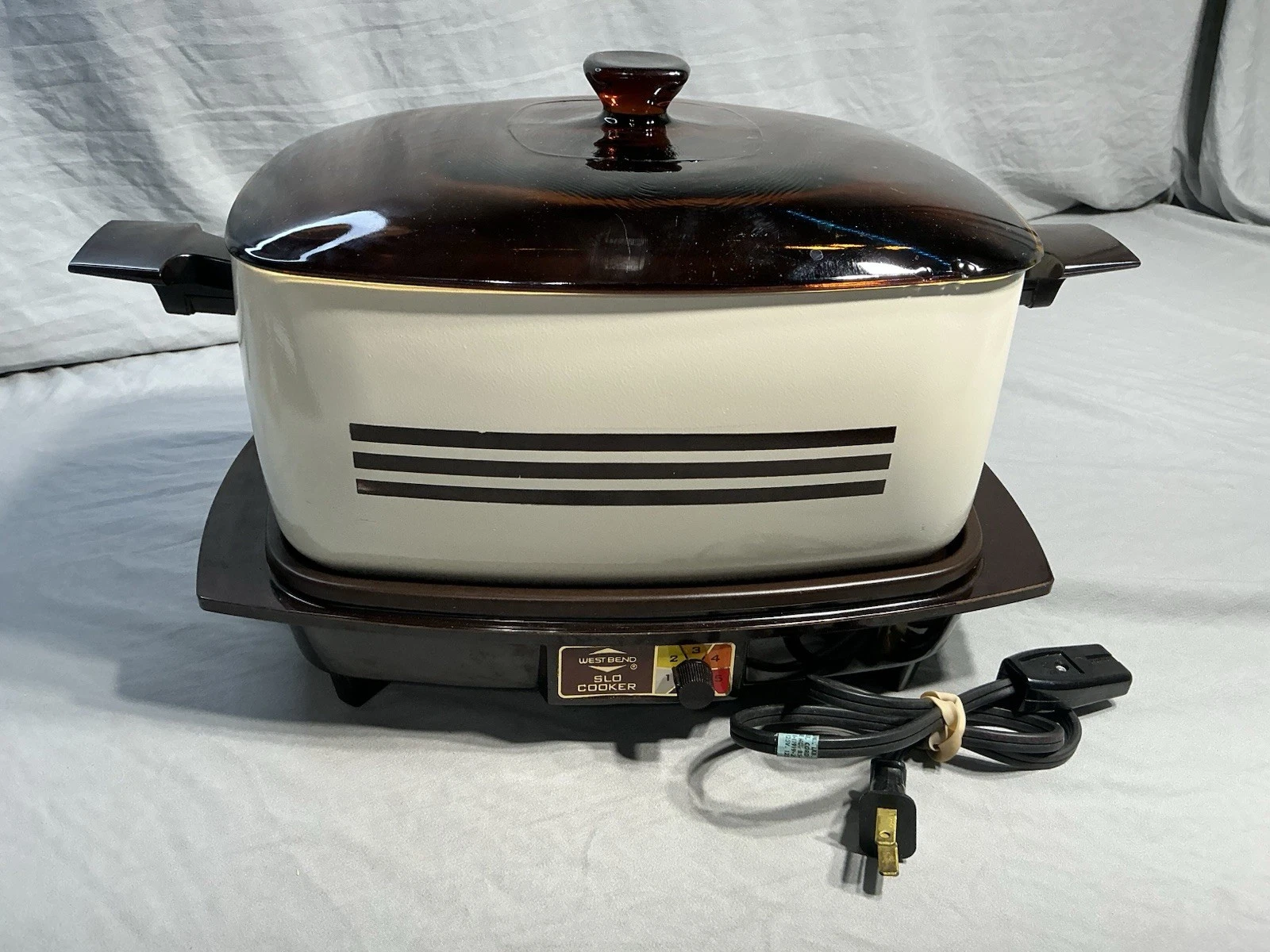 WEST BEND SLO COOKER 5 HEAT SETTINGS AMBER GLASS LID W/ POWER CORD VINTAGE WORKS