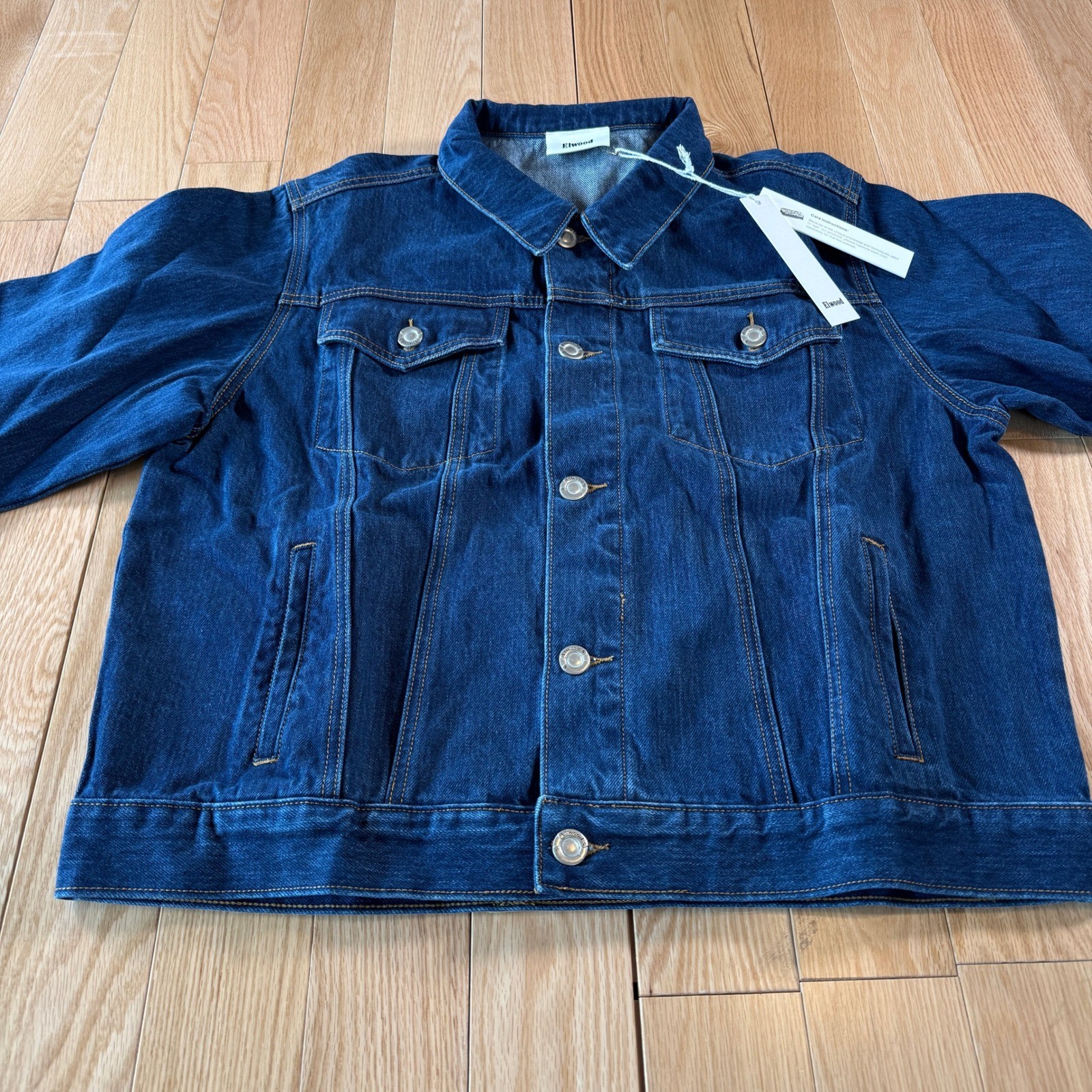 Elwood Classic Denim Jacket Slightly Cropped Blue Denim Mens Medium NWT