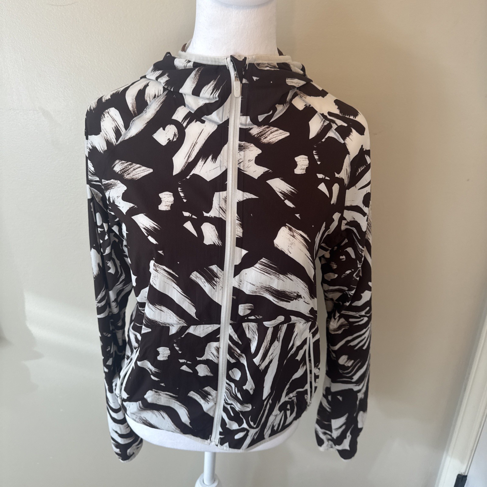 Lululemon Packable Jacket Monarch Bloom Nylon Win… - image 4