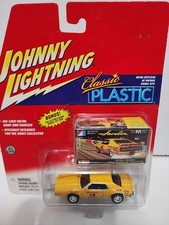 Johnny Lightning Classic Plastic 1972 Amc Javelin Amx