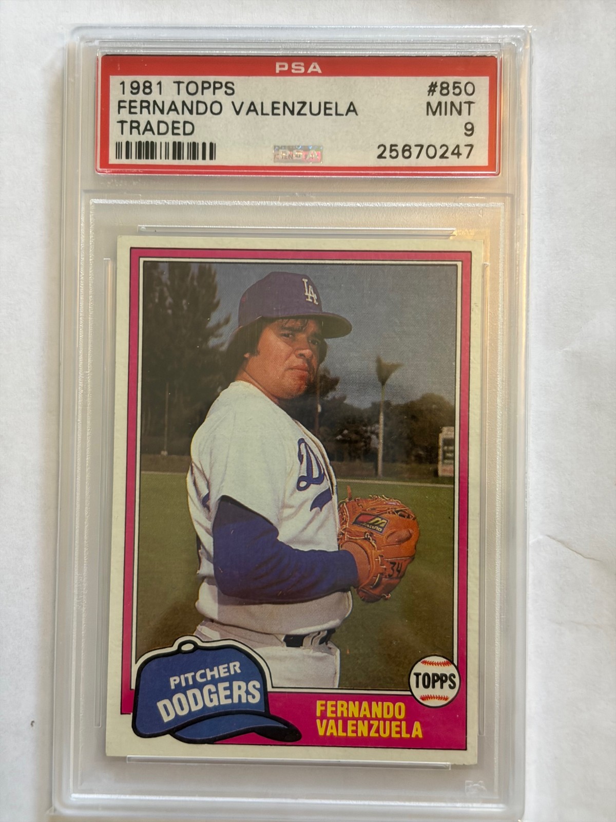1981 Topps Traded - FERNANDO VALENZUELA #850 - Rookie -  PSA 9 MINT GRADED
