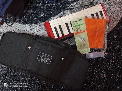 SUZUKI B-24C Bass Melodion Keyboard Harmonica 24 Keys with Case