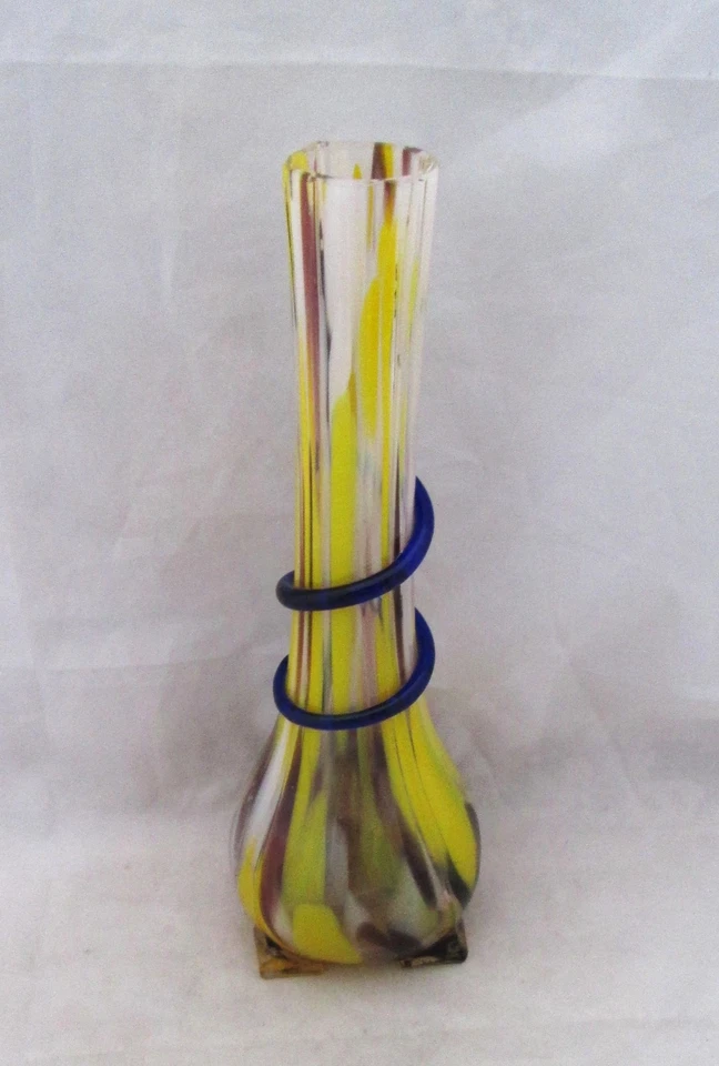 ART DECO BOHEMIAN PURPLE YELLOW & WHITE SPLATTER GLASS VASE, BLUE TRAIL - Image 4 of 4