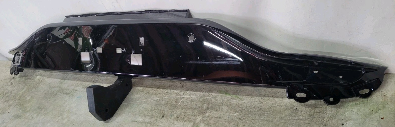Aston Martin DBX Straight-Six 2021-2024 Rear Lower Bumper