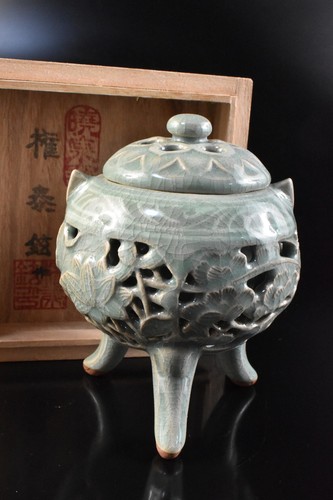 F3198: Korean Goryeo celadon Flower Watermarks INCENSE BURNER, auto w/signed box