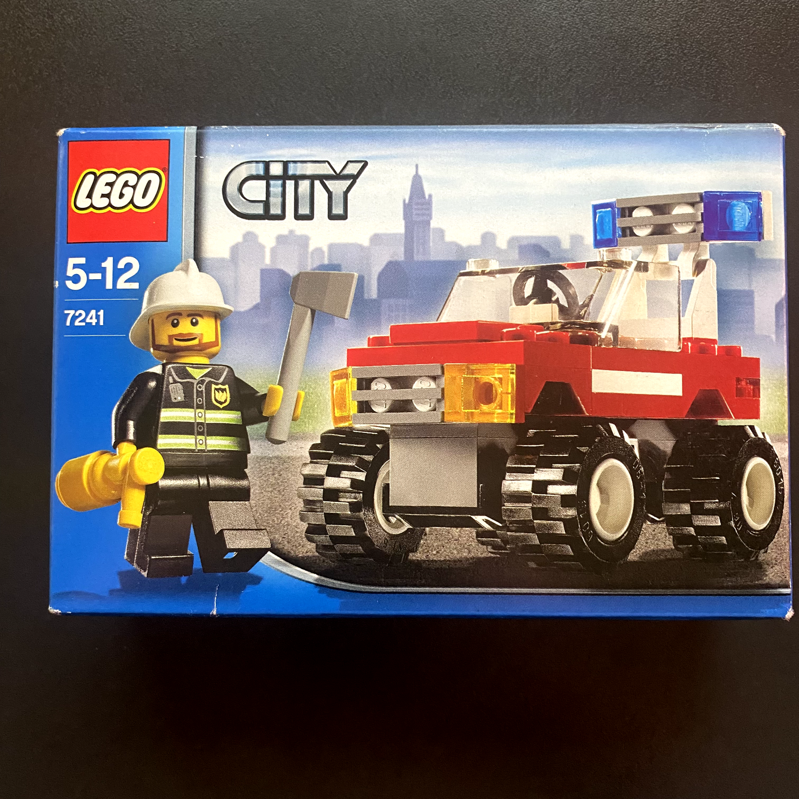 LEGO City 7241 Fire Car / Fire Chief 2005 Now Retired  - New/Sealed