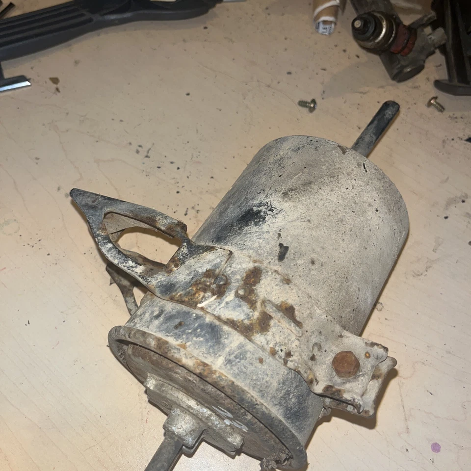 Toyota Pickup 4Runner 1984-1989 OEM bote de carbón de vapor combustible 77740-35160 Foto 4 de 4