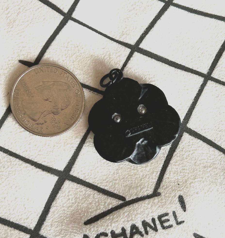 CHANEL ストラップ CHANEL Vintage Zipper Pull Button Charm Gold Tone Pink
