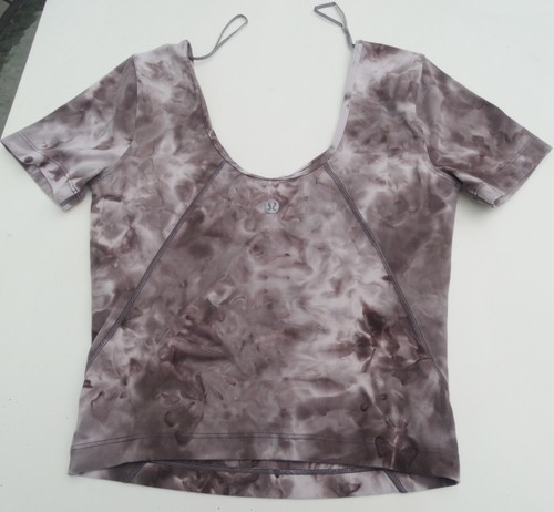 Camiseta Lululemon Talla 2, Align, Recortada, Diamond Dye Mink Bery, extra suave - Imagen 3 de 5