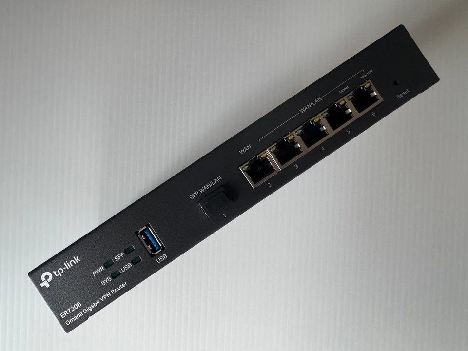 TP-Link ER7206 Multi-WAN Professional Wired Gigabit VPN Router - Image 4 of 4