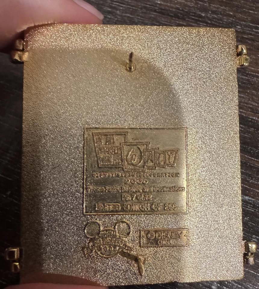 Значок Disney It All Started With Walt Parks Resorts LE 250 - Изображение 3 из 3