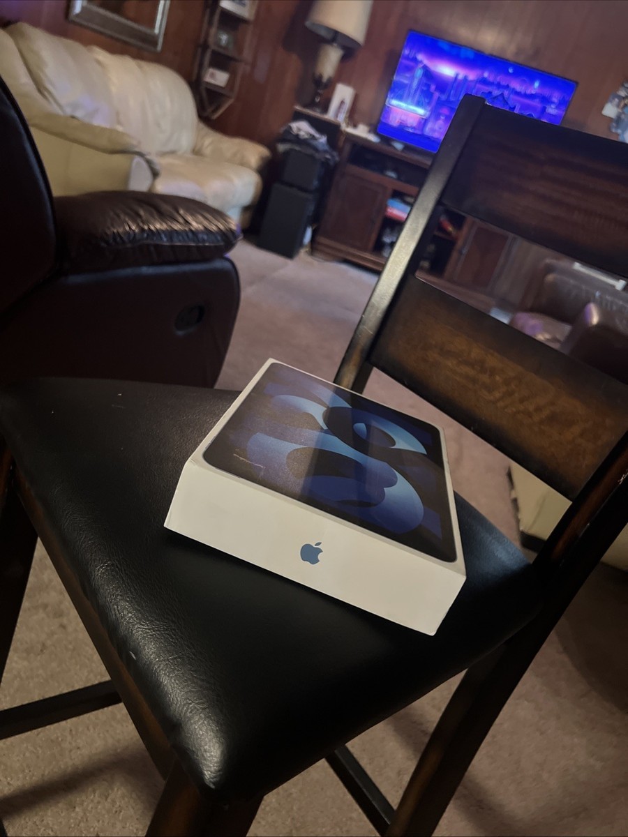 Apple iPad Air (5th Generation) A2588 256 GB, Wi-Fi, 10.9 in