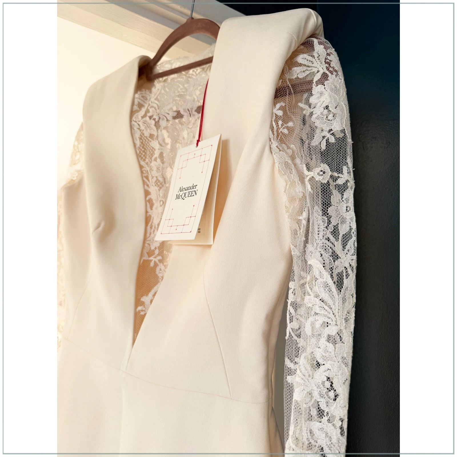 Abito da passerella Alexander McQueen strutturato in pizzo avorio $3995