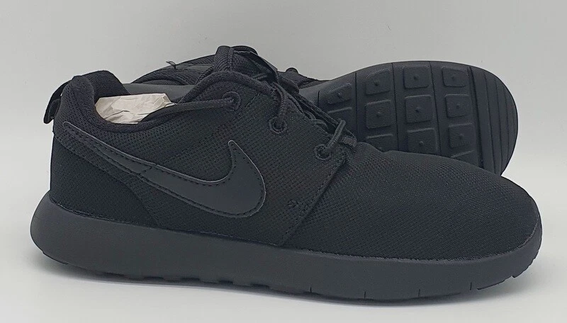 Nike Roshe One PS Low Textile Trainers 749427 031 Triple Black UK2