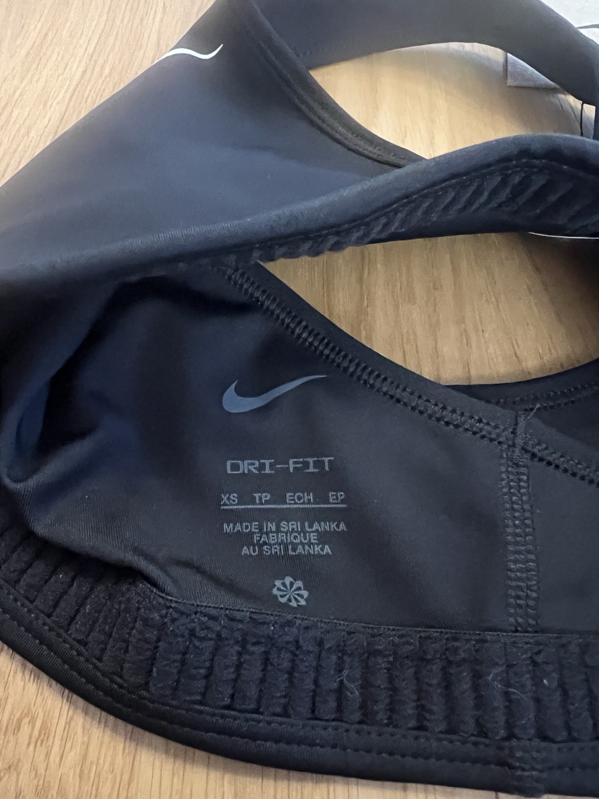 Nike Women's Light Support Non Padded Sports Swoosh Bra BV3630-010 Size XS NEW image 7