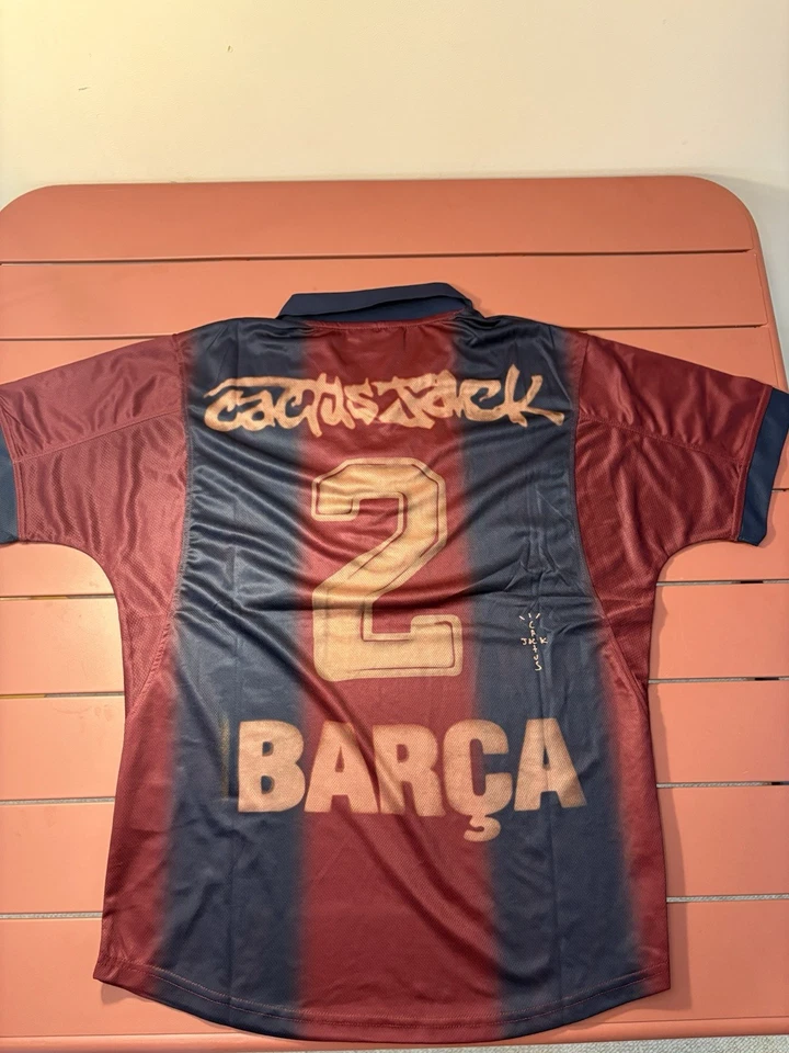 Camiseta deportiva Fc Barcelona Nike Retro 2000/01 Home Skeleton X Cactus Jack talla M y L Foto 2 de 4