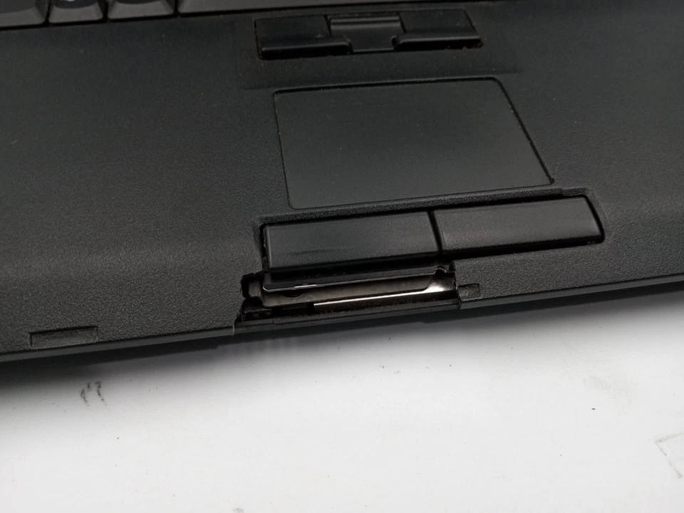 IBM ThinkPad T60 14" Laptop Intel C2D T2300 2.5GB RAM 30GB HDD WinXP -READ -RR - Image 3 of 4