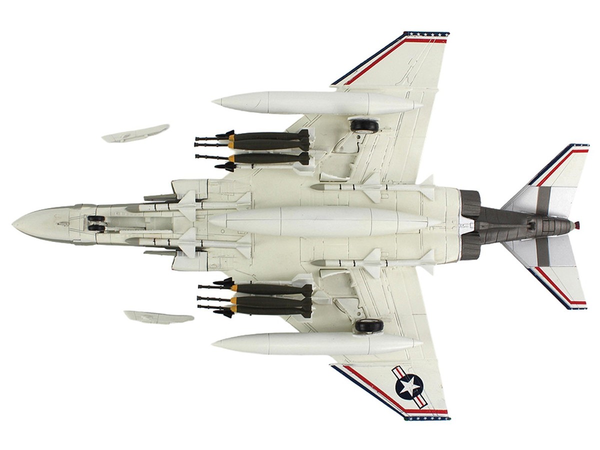 MCDONNELL DOUGLAS F-4J PHANTOM II 