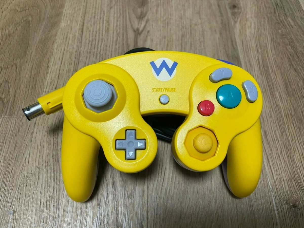 Club Nintendo Official Limited Wario Yellow/purple Gamecube