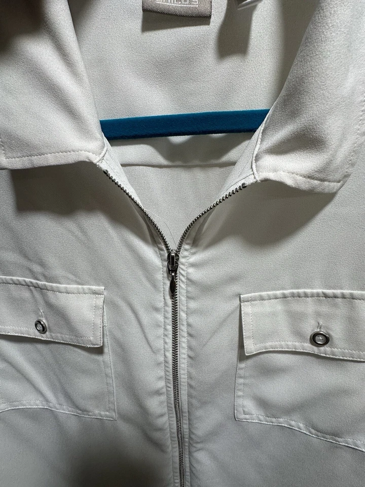 Chaqueta Chico’s Blanca Cremallera Completa Ligera Mangas con Pestañas Enrollables Usada en Excelente Condición Foto 4 de 4