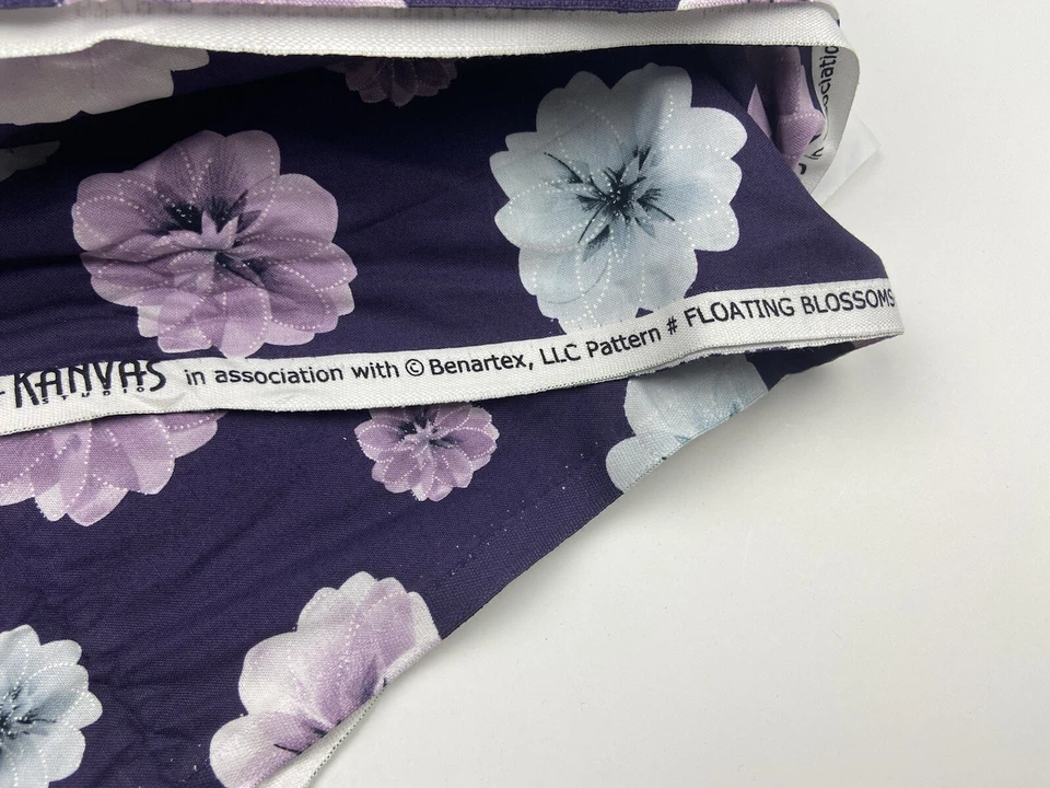 Tela Edredón Flores Flotantes Púrpura Esencia Perla Bernartex 1 Y 3/8 Yarda Foto 4 de 4