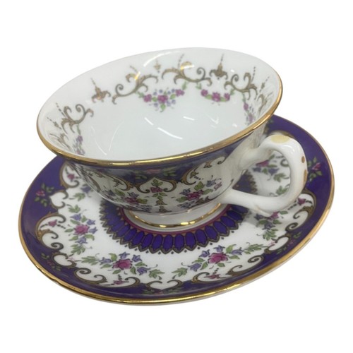The Royal Collection Cup and Saucer Royal Collection Queen Victoria Bone China - Picture 11 of 14
