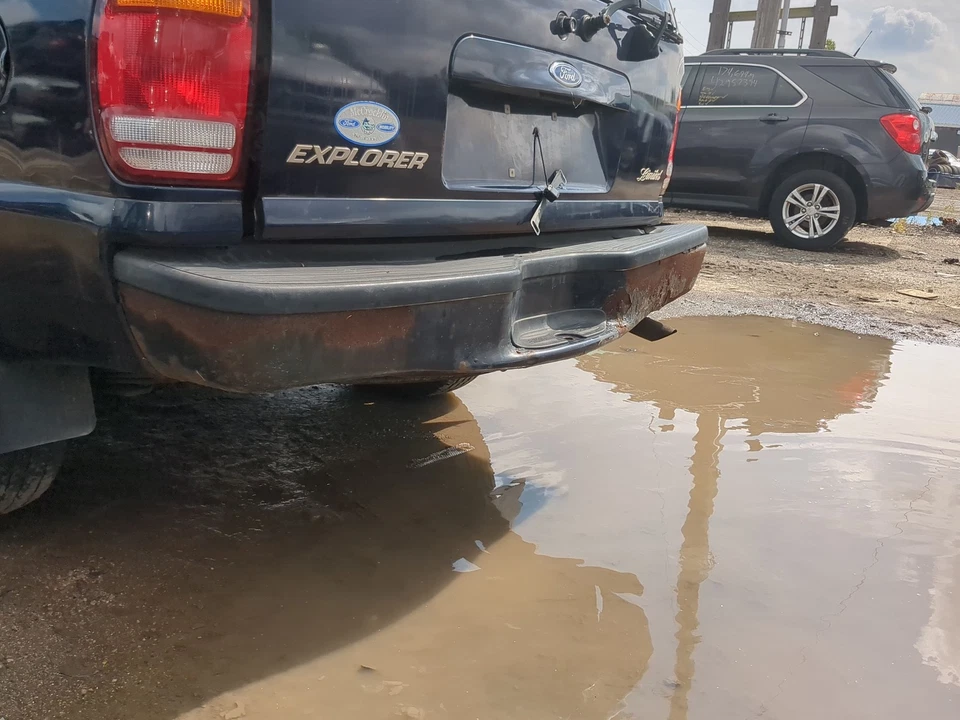 1999-2001 Ford Explorer Rear Bumper Assembly Oem RAT2V Foto 3 de 3