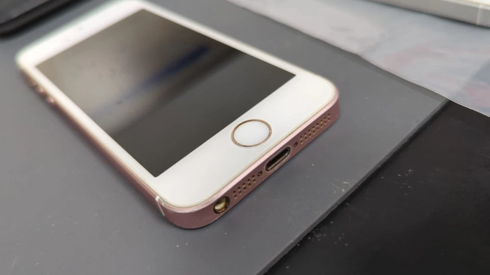 LOTTO 3PCS Apple iPhone SE 1a gen A1723 64GB 128GB Gold Silver Pink *LEGGI BENE - Immagine 4 di 4