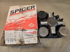 Spicer Dana SPL250-3X - Universal Joint; Greaseable *Missing end cap*