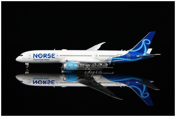 1:400 JC Wings NORSE BOEING 787-9 Passenger Airplane Flap Down